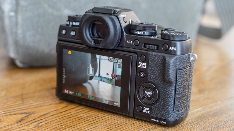 Illustration for article titled Fujifilm X-T1 Review: Feast for the Eyes, Frustration for the Fingers